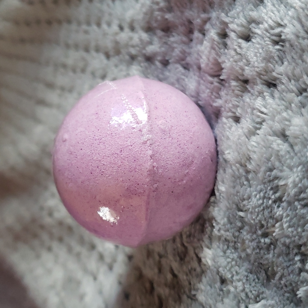 Grapefruit bath bomb